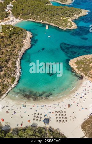 Aus der Vogelperspektive auf Cala Mondrago Beach, Mallorca, Balearen, Spanien. Stockfoto