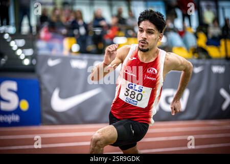 Dortmund, Deutschland. Februar 2025. Burak G?rb?z (LAZ Rhein-Sieg) ;Deutsche Jugend-Hallenmeisterschaften U20 am 15.02.2025 in der Helmut-K?rnig-Halle, Dortmund (Nordrhein-Westfalen) Credit: dpa/Alamy Live News Stockfoto