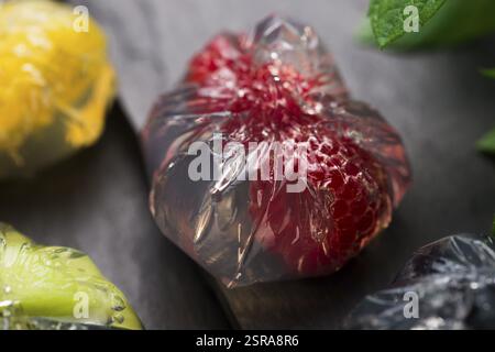 Jello Dessert mit Früchten Stockfoto