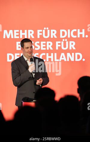 Bundestagswahlkampf 2025. Mehr für dich. Besser für Deutschland. Diskussionsveranstaltung der SPD. Brian Nickholz, MDB. Marl, Nordrhein-Westfalen, DEU, Deutschland, 04.02.2025 *** Bundestagswahlkampf 2025 mehr für Sie besser für Deutschland SPD Diskussionsveranstaltung Brian Nickholz, MDB Marl, Nordrhein-Westfalen, DEU, Deutschland, 04 02 2025 Stockfoto
