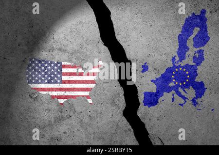 USA- und EU-Flaggen an einer Betonmauer. Krise der USA und der Europäischen union Stockfoto