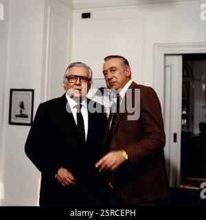 Derrick, ZDF Krimi-Serie, 1983, Regie: Günter Gräwert, Folge: Die kleine Ahrens, Szene: Hans Caninenberg, Horst Tappert Stockfoto