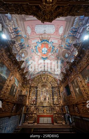 Lagos, Portugal - 25. August 2024: Wunderschönes Inneres der Kirche St. Antonius, Igreja de Santo Antonio in Lagos, Algarve in Portugal Stockfoto