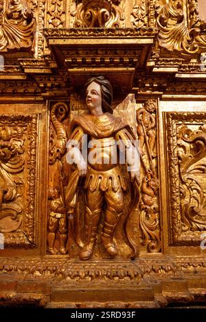 Lagos, Portugal - 25. August 2024: Wunderschönes Inneres der Kirche St. Antonius, Igreja de Santo Antonio in Lagos, Algarve in Portugal Stockfoto