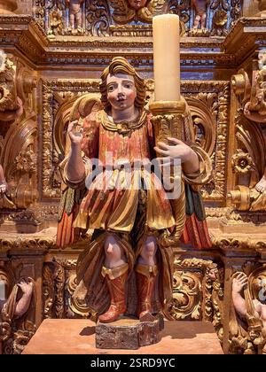 Lagos, Portugal - 25. August 2024: Wunderschönes Inneres der Kirche St. Antonius, Igreja de Santo Antonio in Lagos, Algarve in Portugal Stockfoto