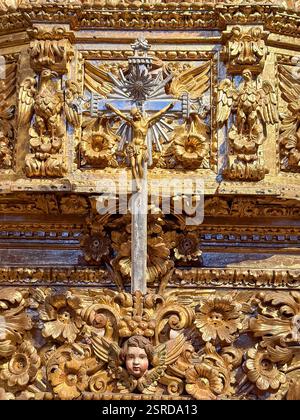 Lagos, Portugal - 25. August 2024: Wunderschönes Inneres der Kirche St. Antonius, Igreja de Santo Antonio in Lagos, Algarve in Portugal Stockfoto