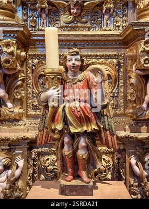 Lagos, Portugal - 25. August 2024: Wunderschönes Inneres der Kirche St. Antonius, Igreja de Santo Antonio in Lagos, Algarve in Portugal Stockfoto