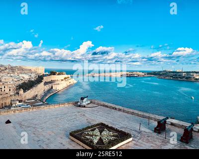 Panoramablick auf den großen Hafen Stockfoto