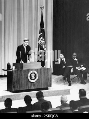 John F Kennedy Giving Press Conference, Auditorium des Außenministeriums, 25. Januar 1961 Stockfoto