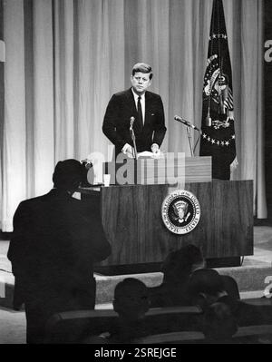 John F Kennedy Giving Press Conference, Auditorium des Außenministeriums, 25. Januar 1961 Stockfoto