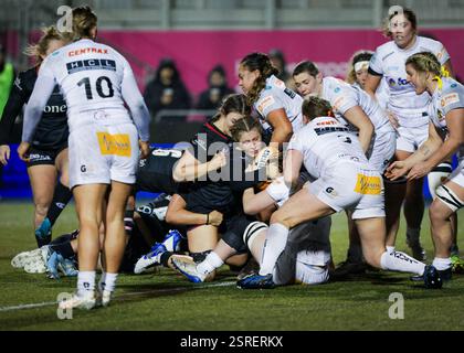 London, Großbritannien. Februar 2025. Mai Campbell (Co-Kapitän Saracens) mit dem Ball während des Spiels Saracens Women gegen Exeter Chiefs Women im StoneX Stadium für Runde 17 der Premier Women's Rugby 2024/25. UK © ️ Credit: Elsie Kibue/Alamy Live News Stockfoto