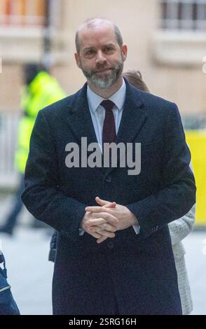 London, England, Großbritannien. Februar 2025. JONMATHAN REYNOLDS, Geschäftssekretärin und Handelssekretärin, wird bei der BBC gesehen, bevor er am Sonntag mit Laura Kuenssberg auftaucht. (Kreditbild: © Tayfun Salci/ZUMA Press Wire) NUR REDAKTIONELLE VERWENDUNG! Nicht für kommerzielle ZWECKE! Stockfoto