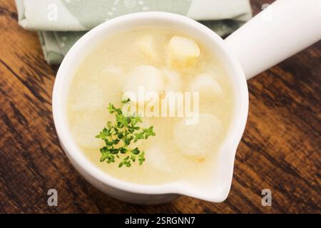 Frische Suppe weißer Spargel Stockfoto