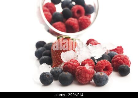 Closeup Schuß gefrorene Himbeeren, Brombeeren und Erdbeeren Stockfoto