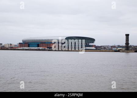 Hill Dickinson Stadion am Bramley-Moore Dock in Liverpool, Heimstadion des Everton Football Club, aus Sicht des River Mersey Stockfoto