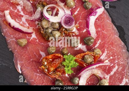 Gekühltes Rindfleisch-Carpaccio kalt Stockfoto