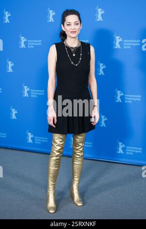 Berlin, Deutschland. Februar 2025. Marion Cotillard wurde beim Fotoruf für den Eisturm während der Berlinale im Grand Hyatt Berlin gesehen. Foto von Julie Edwards./Alamy Live News Stockfoto
