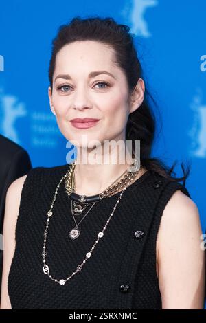 Berlin, Deutschland. Februar 2025. Marion Cotillard wurde beim Fotoruf für den Eisturm während der Berlinale im Grand Hyatt Berlin gesehen. Foto von Julie Edwards./Alamy Live News Stockfoto