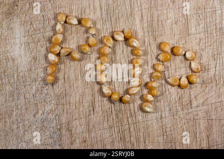 POPL mit Popcorn-Kernen geschrieben Stockfoto