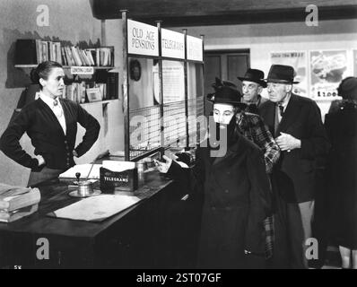WILLIAM KOMMT IN DIE STADT [BR 1948] EVA MORTIMER [Links], BRIAN WESKE [?] Datum: 1948 Stockfoto