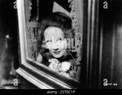 DIE SCHARLACHROTE KAISERIN [US 1934] alias CATHERINE DIE GROSSE MARLENE DIETRICH als Katharina die große Datum: 1934 Stockfoto
