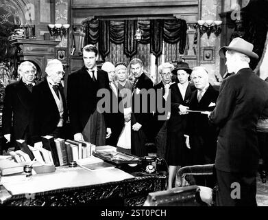 BALL OF FIRE [US 1941] [L-R] S.Z. SAKALL, TULLY MARSHALL, GARY COOPER, AUBREY MATHER, KATHLEEN HOWARD, LEONID KINSKEY, RICHARD HAYDN, MARY FIELD, HENRY TRAVERS, [?] DAN DURYEA Datum: 1941 Stockfoto