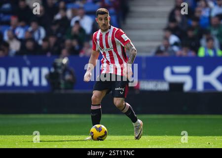 Barcelona, Spanien. Februar 2025. Yuri Berchiche vom Athletic Club spielte am 16. Februar 2025 im RCDE-Stadion in Barcelona, Spanien, während des La Liga EA Sports Matches zwischen RCD Espanyol und Athletic Club de Bilbao. (Foto: Bagu Blanco/PRESSINPHOTO) Credit: PRESSINPHOTO SPORTS AGENCY/Alamy Live News Stockfoto