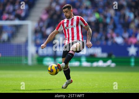 Barcelona, Spanien. Februar 2025. Yuri Berchiche vom Athletic Club spielte am 16. Februar 2025 im RCDE-Stadion in Barcelona, Spanien, während des La Liga EA Sports Matches zwischen RCD Espanyol und Athletic Club de Bilbao. (Foto: Bagu Blanco/PRESSINPHOTO) Credit: PRESSINPHOTO SPORTS AGENCY/Alamy Live News Stockfoto