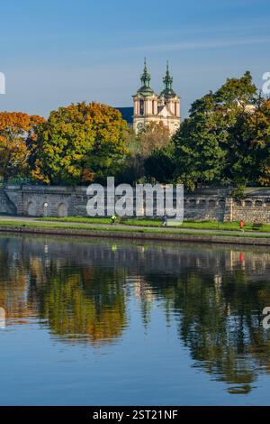 Krakau, Krakau, Kazimierz, Polen, Weichsel und Basilika des Erzengels Michael. Rzeka Wisła i Bazylika św. Michała Archanioła i św Stockfoto