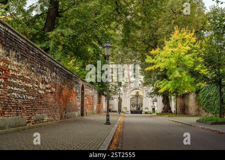 Krakau, Krakau, Kazimierz, Polen, die Skaleczna Straße führt zur Basilika St. Michael Erzengel. Ulica Skałeczna wiodąca do Bazylika Stockfoto