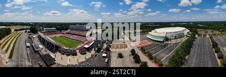 Drone Bilder von PNC Arena, Heimstadion der Carolina Hurricanes und NC State Basketball für Herren Stockfoto