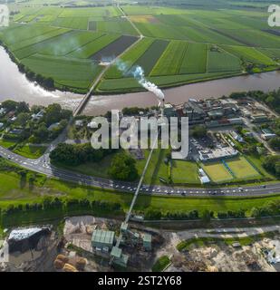 Die Condong Sugar Mill befindet sich am Ufer des Tweed River und zerquetscht seit 1880 Zuckerrohr Stockfoto