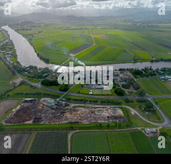 Die Condong Sugar Mill befindet sich am Ufer des Tweed River und zerquetscht seit 1880 Zuckerrohr Stockfoto