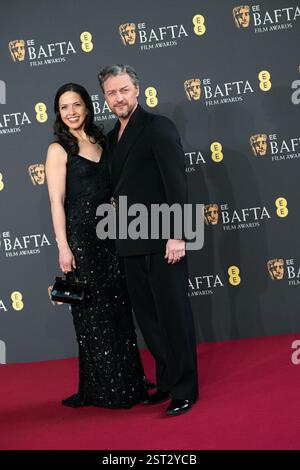 Lisa Liberati und James McAvoy nehmen am 14. Dezember 2023 im Phoenix