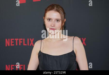 Berlin, Deutschland. Februar 2025. Schauspielerin Katharina stark während des 10-jährigen Jubiläums der Berlinale für den Streamingdienst Netflix. Die 75. Internationalen Filmfestspiele Berlin finden vom 13. Bis 23. Februar 2025 statt. Quelle: Soeren Stache/dpa/Alamy Live News Stockfoto