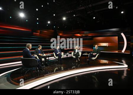 Talkrunde bei Markus Lanz , ZDF 02/25 her Markus Lanz, Karl Lauterbach, Marco Buschmann, Kerstin Münstermann und Justus Bender v. li. Am 11. Februar 2025 in Markus Lanz , ZDF TV Fernsehen Talkshow Talkshow Talkshow Deutschland deutsch deutscher deutscher Mann Männer Frau Journalistin Redakteurin Rheinische Post Politik Politiker FDP ehemaliger ehemaliger Minister Bundesminister SPD Gesundheitsminister Bundesgesundheitsminister FAZ Redakteur italienisch-deuscher Journalist Journalismus Moderator Moderation Autor Fotografie Fotograf Stockfoto