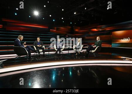 Talkrunde bei Markus Lanz , ZDF 02/25 her Markus Lanz, Karl Lauterbach, Marco Buschmann, Kerstin Münstermann und Justus Bender v. li. Am 11. Februar 2025 in Markus Lanz , ZDF TV Fernsehen Talkshow Talkshow Talkshow Deutschland deutsch deutscher deutscher Mann Männer Frau Journalistin Redakteurin Rheinische Post Politik Politiker FDP ehemaliger ehemaliger Minister Bundesminister SPD Gesundheitsminister Bundesgesundheitsminister FAZ Redakteur italienisch-deuscher Journalist Journalismus Moderator Moderation Autor Fotografie Fotograf Stockfoto