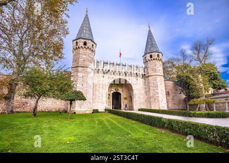 Topkapi Saraj Palast in Istanbul Eingang Park Blick, Wahrzeichen der Türkei Stockfoto