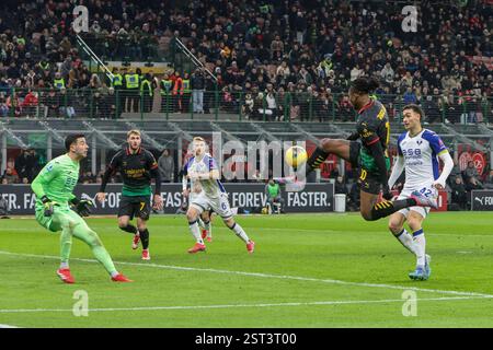 Rafael Leao von Mailand, dem AC Mailand, unterstützt das Fußballspiel der Serie A Enilive 2024/2025 zwischen Mailand und Verona i im Giuseppe Meazza-Stadion in Stockfoto