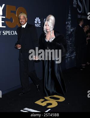 16. Februar 2025 in New York, New York, USA: Alexander Edwards und Cher nehmen an der SNL50: The Anniversary Show im Rockefeller Plaza 30 in New York Teil. Februar 2025. (Credit Image: © Photo Image Press via ZUMA Press Wire) NUR REDAKTIONELLE VERWENDUNG! Nicht für kommerzielle ZWECKE! Stockfoto