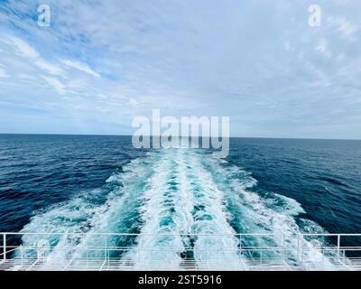 Schiffswellen Stockfoto