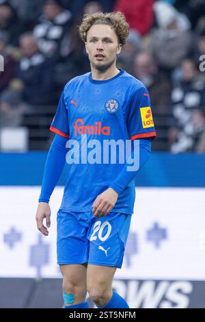 Frankfurt, Deutschland. Februar 2025. Jann-Fiete Arp (Holstein Kiel #20), Freisteller, Portrait/Portr?t, Eintracht Frankfurt - Holstein Kiel, Frankfurt, Deutsche Bank Park, 16.2.2025 Credit: dpa/Alamy Live News Stockfoto