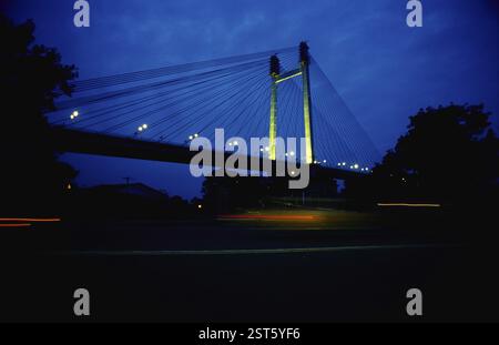 Nächtlicher Blick auf Vidyasagar Setu neue Howrah Bridge über Hoodly River, Kalkutta, Westbengalen, Indien, Asien Stockfoto