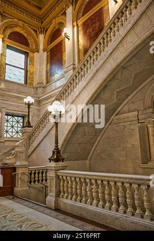 Innenraum des Ohio State House, Capital Building. Columbus Oh. Innentreppe und Licht im Ohio State House, Capital Building. Columbus Ohio Stockfoto