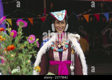 Ladakh Festival, ladakhi Frau in traditioneller Tracht, leh, ladakh, jammu und kaschmir, indien Stockfoto