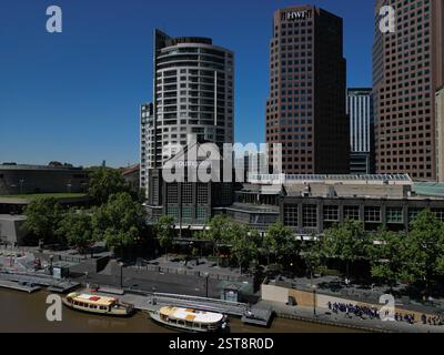 Quay West Suiten. Luxushotel im Apartmentstil im Herzen von Melbourne CBD am Südufer des Yarra River Stockfoto
