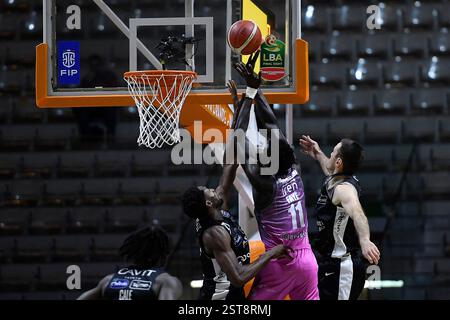 Turin, Italien. Februar 2025. INALPI Arena: Mouhamed Faye #11 (UNAHOTELS Reggio Emilia) in Aktion während des Lega Basket LBA Frecciarossa Final Acht, Match zwischen Dolomiti Energia Trentino und UNAHOTELS Reggio Emilia in der Inalpi Arena am 13. Februar 2025 in Turin. (Foto: Tonello Abozzi/Pacific Press/SIPA USA) Credit: SIPA USA/Alamy Live News Stockfoto