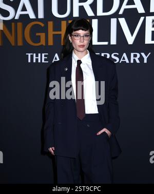 16. Februar 2025 in New York, New York, USA: Halsey besucht die SNL50: The Anniversary Show im Rockefeller Plaza 30 in New York. Februar 2025. (Credit Image: © Photo Image Press via ZUMA Press Wire) NUR REDAKTIONELLE VERWENDUNG! Nicht für kommerzielle ZWECKE! Stockfoto