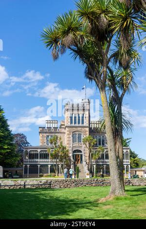 Schloss Larnachs (1871) und Gärten, Camp Road, Sandymount, Halbinsel Otago (Muaūpoko), Dunedin (Ōtepoti), Otago Region, Südinsel, Neuseeland Stockfoto