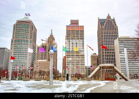 Skyline von Downtown Detroit Michigan Gebäuden. Foto an einem bewölkten Wintertag Stockfoto